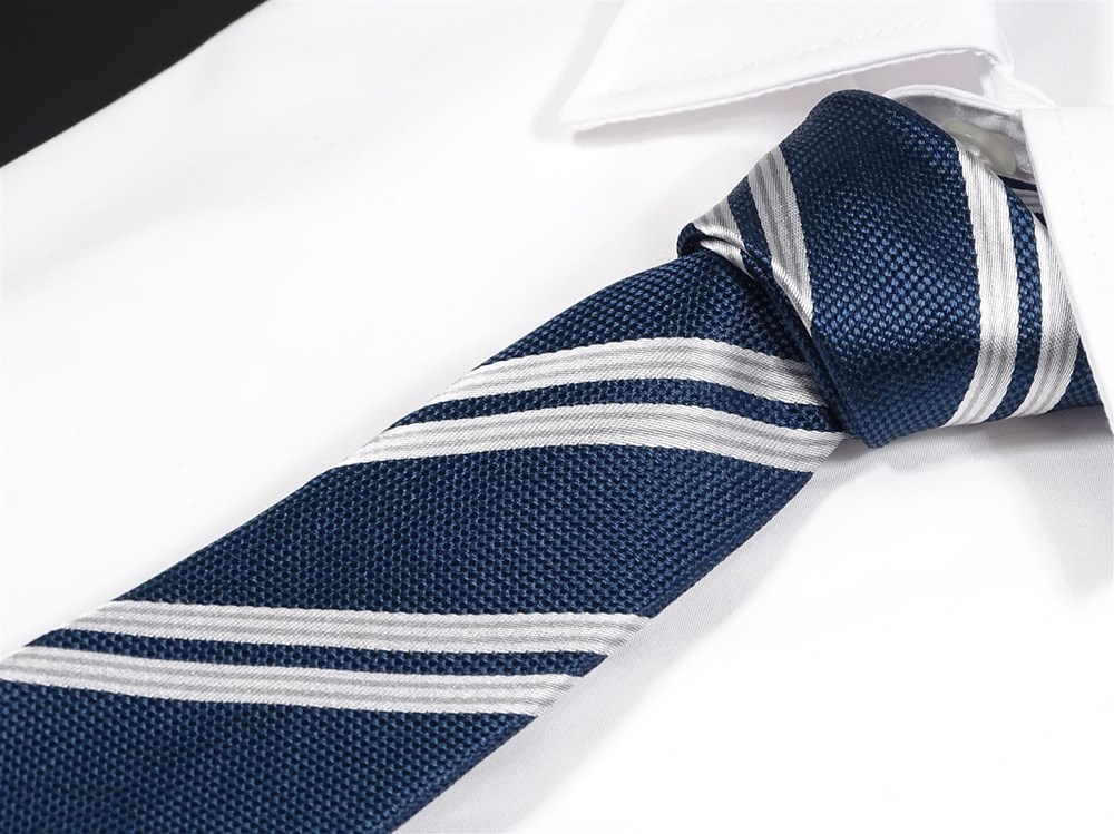Krawatte gestreift für elegante Herren aus 100% Seide - handgefertigt in Italien - 150 x 7 cm - blau